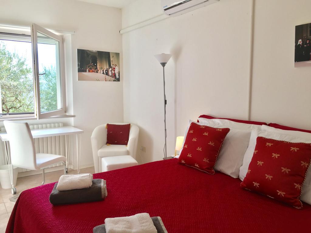Assisi Villa Randr San Vitale Room photo